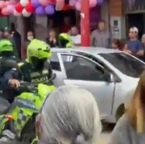 La Policía de Bogotá confirmó que el hombre asesinado dentro de un carro en Usme tenía antecedentes por extorsión y vendía predios ilegales.