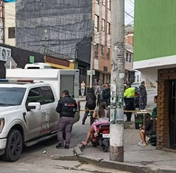 n ataque armado dentro de un bar en el barrio Perdomo dejó un muerto y un herido, desatando duras críticas contra el alcalde Carlos Galán.