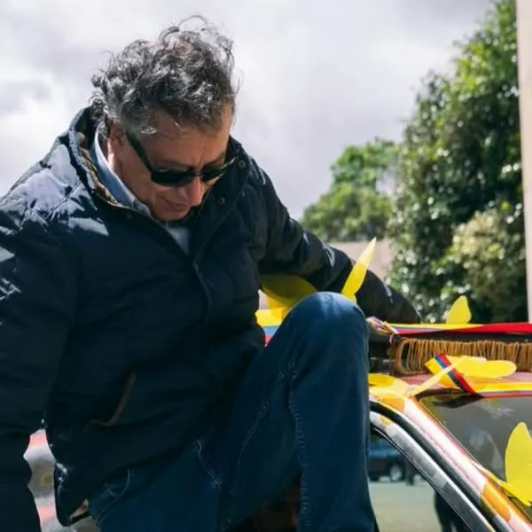 Gustavo Petro usó escalera en entrevista con comediantes de 'Por la ventana' 