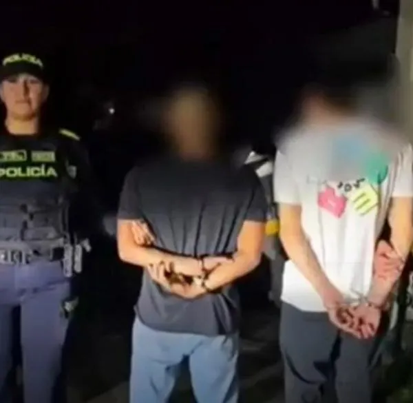 Hombres atropellaron a policías intentando escapar y terminaron capturados