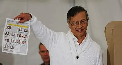 Elecciones 2026: Gustavo Petro mostró por quién votó y podría meterse en líos