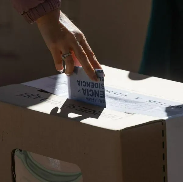 Tras el cierre de las urnas a las 4:00 p. m., la Registraduría comenzó la publicación de los primeros boletines oficiales de las elecciones presidenciales.