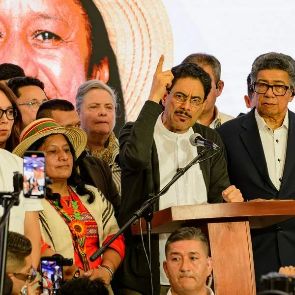 Armando Benedetti analiza dejar el Ministerio del Interior para unirse a la campaña de Iván Cepeda tras reunión con Gustavo Petro