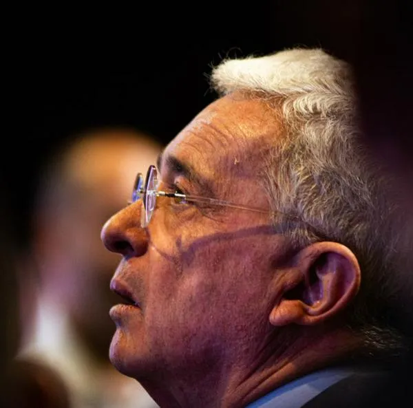 Álvaro Uribe advirtió de estallido social tras elecciones y les habló a militares