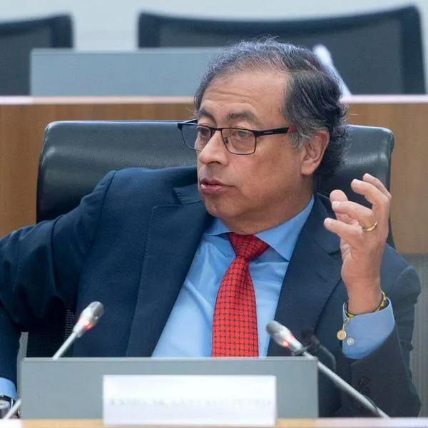La Comisión de Acusación se fracturó y dos investigadores pidieron formalmente llamar a indagatoria a Gustavo Petro por presuntas irregularidades. 
