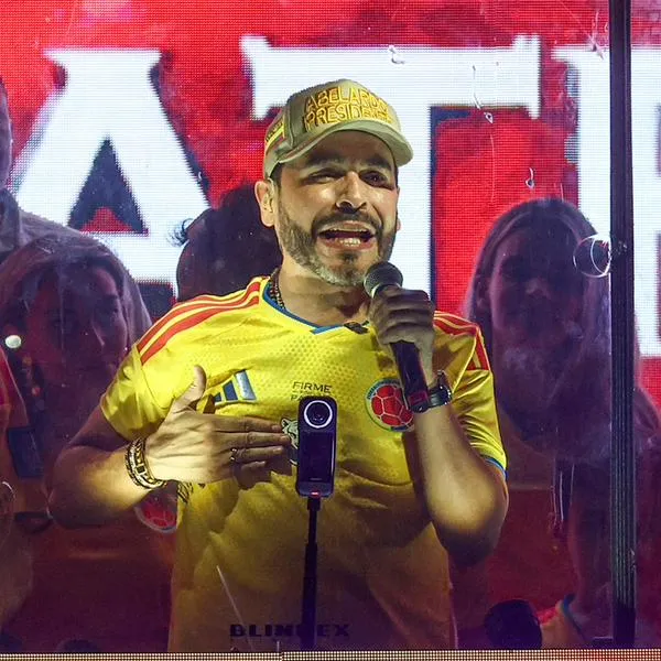 De la Espriella recibe inesperado apoyo a dos semanas de segunda vuelta