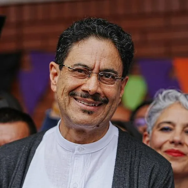 Iván Cepeda dice si expropiará empresas en el caso de ser presidente