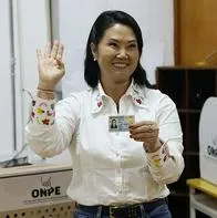 Keiko Fujimori vuelve a liderar conteo en Perú y podría ser la nueva presidenta