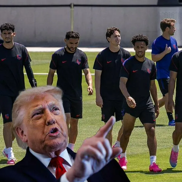 De fondo, la selecciónde Estados Unidos durante un entrenamiento el 11 de junio de 2026 en Irvine, California. Destacado, el presidente Donald Trump habla con los reporteros a bordo del Air Force One rumbo a Chippewa Falls, Wisconsin, el 5 de junio de 2026 
