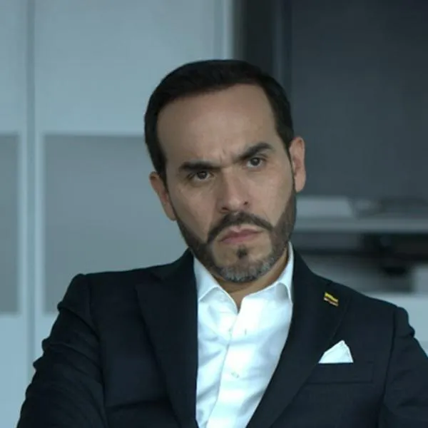 Abelardo de la Espriella, candidato presidencial, durante su visita a Pulzo / Pulzo