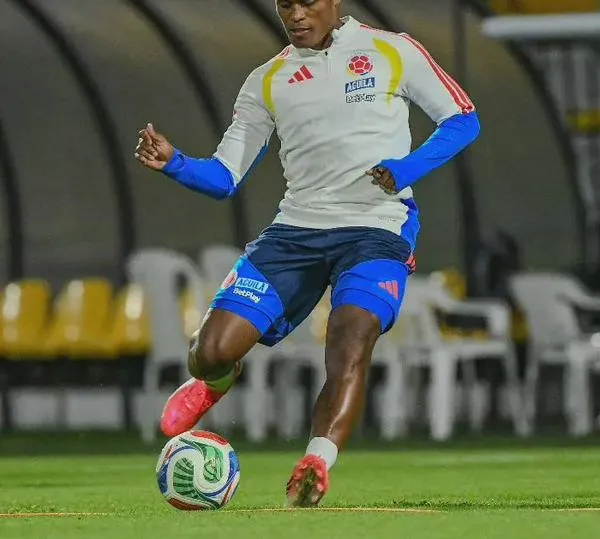 Bonito gesto de Jhon Arias antes de Colombia vs. Uzbekistán; de corazón para su natal Quibdó