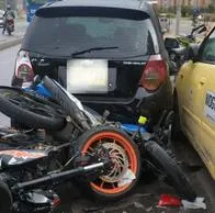 Grave accidente múltiple en Bogotá entre 3 carros y 6 motocicletas: hay varios heridos