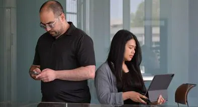 No es la edad, es el uso: estudio revela qué pasa en el cerebro de los adolescentes con su primer celular