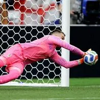Dominik Livakovic, de Croacia, durante el partido de la Copa del Mundo entre Inglaterra y Croacia en el Dallas Stadium, el 17 de junio de 2026