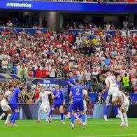 Harry Kane de Inglaterra anota el segundo gol durante el partido del Grupo L de la Copa Mundial de la FIFA 2026 entre Inglaterra y Croacia en el Dallas Stadium el 17 de junio de 2026 en Dallas, Texas.