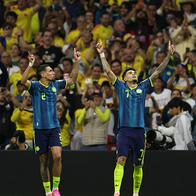 Luis Díaz, el número 7 de Colombia, celebra con sus compañeros al anotar el segundo gol durante el partido del Grupo K de la Copa Mundial de la Fifa, entre Uzbekistán y Colombia en el Estadio de la Ciudad de México el 17 de junio de 2026