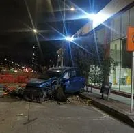 n grave accidente de tránsito se registró en la Calle 13 de Bogotá cuando un vehículo ocupado por hinchas de la Selección Colombia chocó contra un semáforo