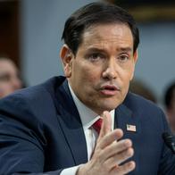Cinco profesionales colombianos demandaron al secretario de Estado de EE. UU., Marco Rubio, tras el bloqueo de sus visas de inmigrante legal. 