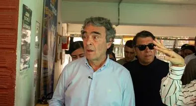 Fajardo tomó decisión con millón de votos a segunda vuelta y desilusionó