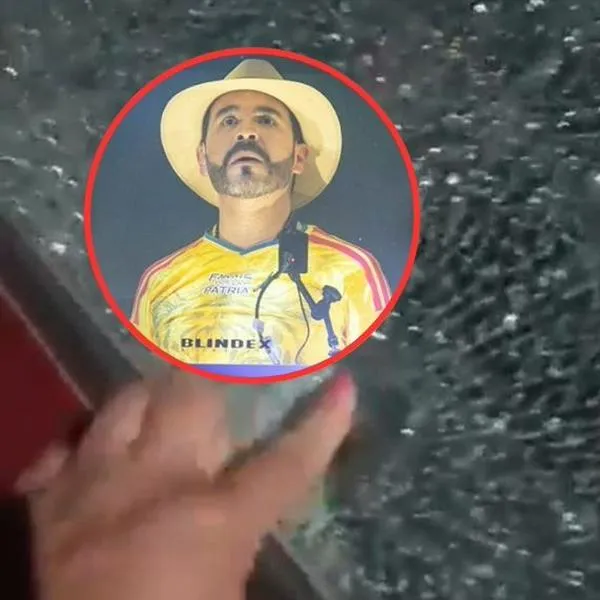Así quedó la camioneta usada para la campaña de Abelardo de la Espriella que fue atacada a tiros en Viotá, Cundinamarca