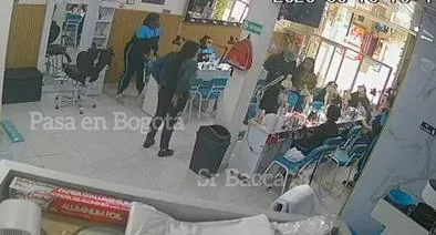 Imágenes del violento atraco en salón de belleza de Bogotá