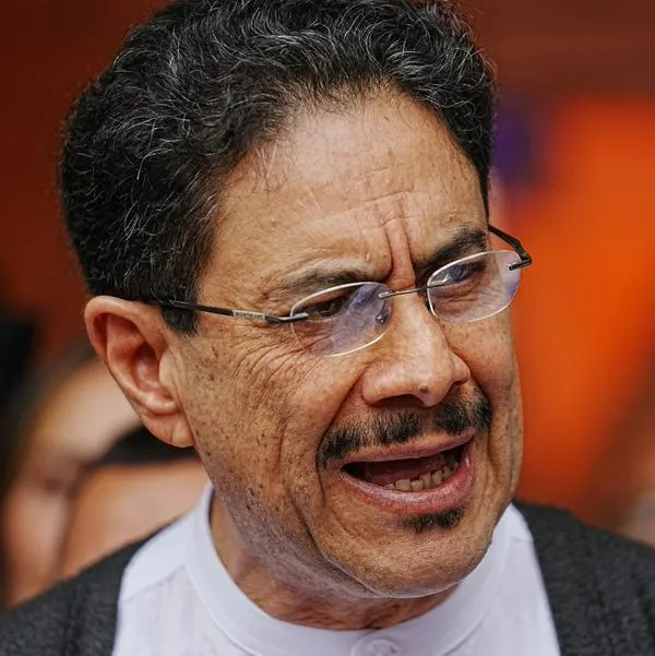 Quiénes serían los ministros de Iván Cepeda si gana las elecciones hoy