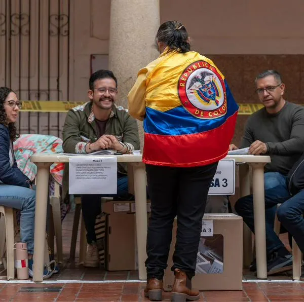 Siga en vivo el inicio del preconteo de votos en la reñida segunda vuelta presidencial entre Abelardo de la Espriella e Iván Cepeda.