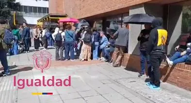 Impiden ingreso de empleados al Ministerio de la Igualdad: no los dejaron entrar