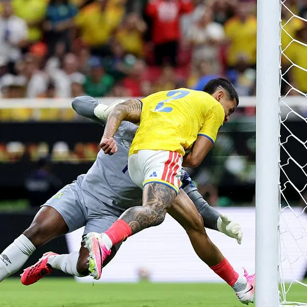 Gol de Daniel Muñoz en Colombia vs. Congo, pero que fue anulado por fuera de lugar en el Mundial 2026
