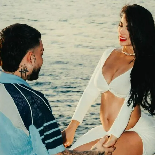 Karina García está embarazada de Kris R y mostró fotos de su barriga