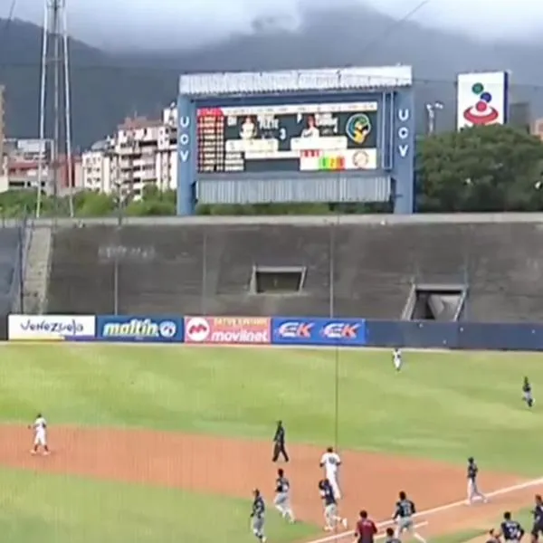 El partido de béibol entre Marineros y Senadores en Venezuela tuvo que ser interrumpido por un fuerte temblor de magnitud 7,5