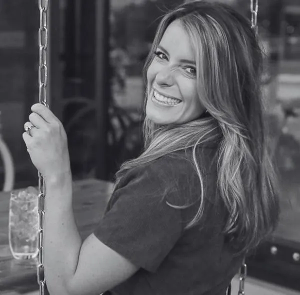 Falleció la influenciadora Carly Douglas a los 36 años tras ser diagnosticada con cáncer