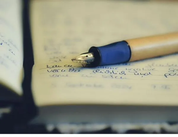 Explora nuevas posibilidades de escritura con el taller gratis `Escritura en formatos no convencionales` en CEFE Chapinero 