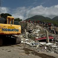 Las operaciones de búsqueda y rescate continúan en los sitios de los edificios derrumbados en Venezuela, tras los terremotos del 26 de junio de 2026. Los equipos de emergencia continuaron con los esfuerzos para localizar y rescatar a las personas atrapadas bajo los escombros.
