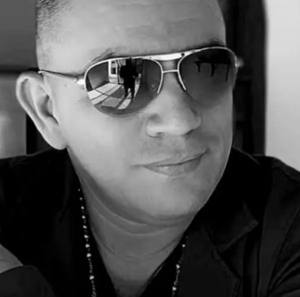 El mánager de Mauricio Uribe confirmó el fallecimiento del intérprete de música popular colombiana. Detalles sobre su legado musical y causas de su deceso.