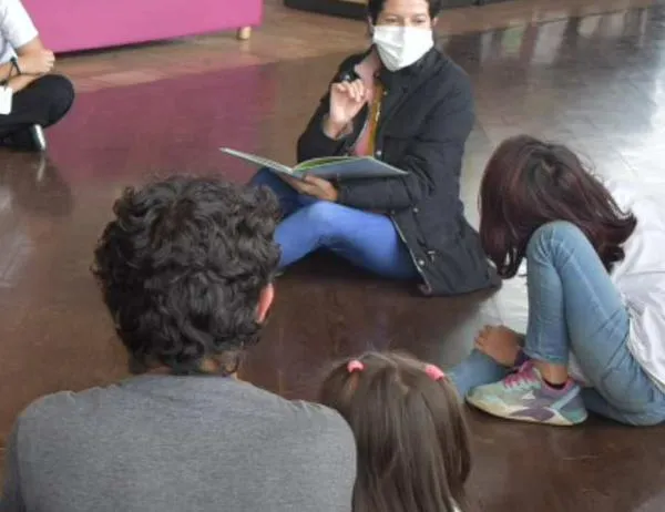 Biblovacaciones invita a imaginar y construir la biblioteca soñada en el CEFE Cometas 