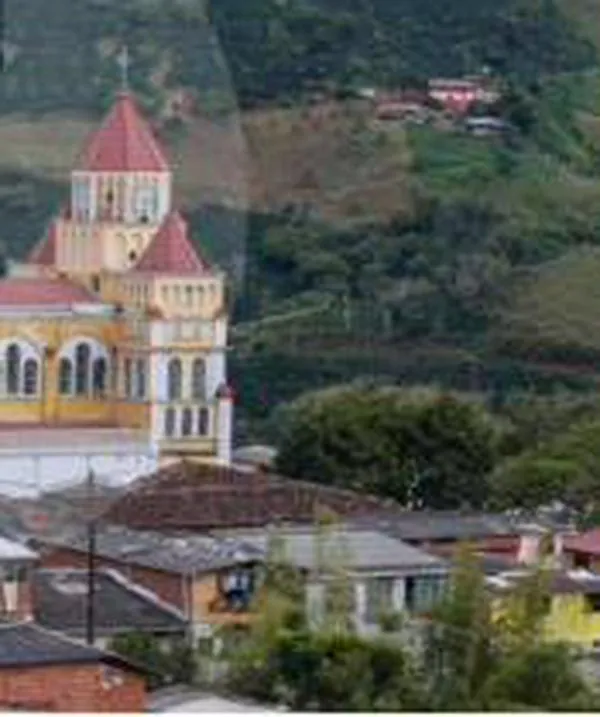 Niños de pueblo en Antioquia le pusieron candado a caseta comunal hasta que les entreguen escuela