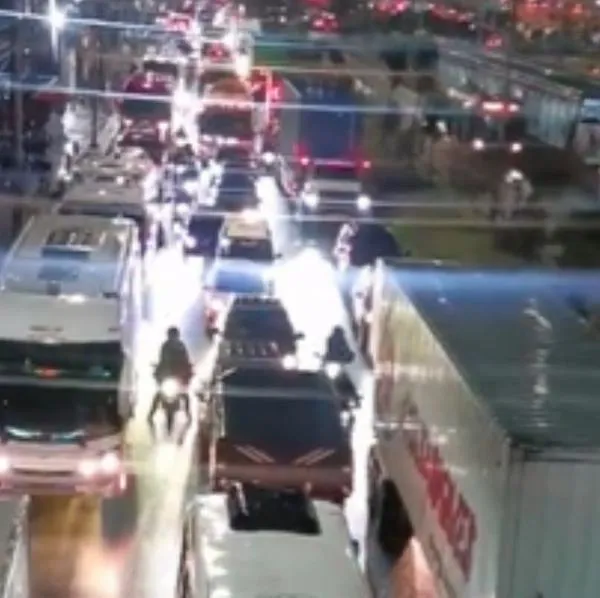 Conozca los detalles del impresionante trancón de 11 kilómetros en la Autopista Sur, a la altura de Soacha, que colapsó por completo el ingreso a Bogotá.