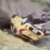 Taxi cayó a una quebrada en Usme: conductor sobrevivió y dio relato