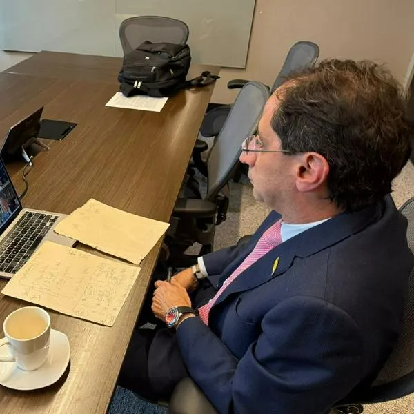 El vicepresidente electo José Manuel Restrepo solicitó que el primer encuentro de transición con el gabinete de Gustavo Petro sea público y grabado.