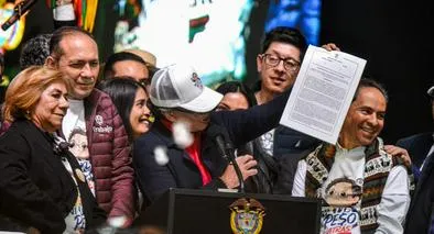 Revelan decenas de decretos de nombramientos de notarios interinos vinculados a alfiles del petrismo y un contrato de $20.000 millones bajo sospecha. 
