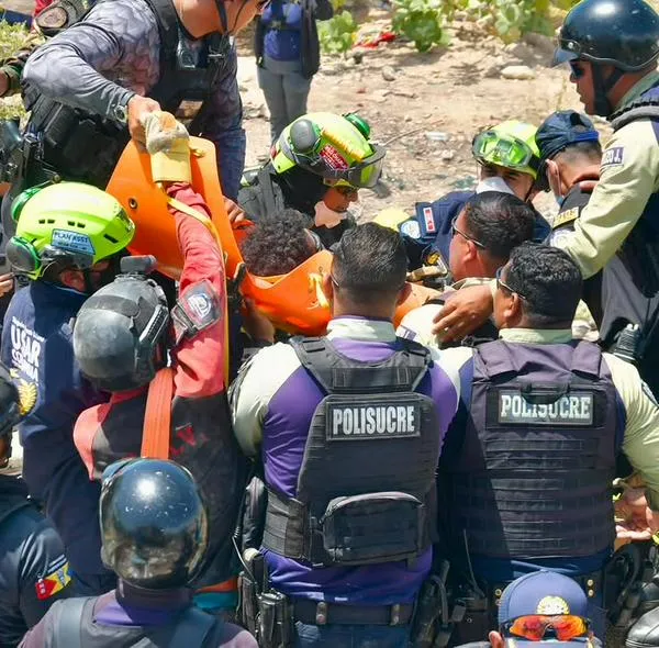 Video | Así funciona el campamento del equipo de rescatistas colombianos en Venezuela