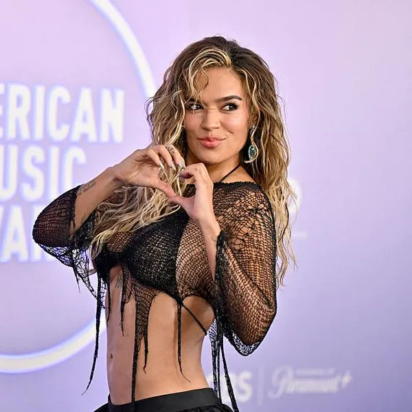 Qué le pasó a Karol G: publicó foto llorando en instagram y largo mensaje
