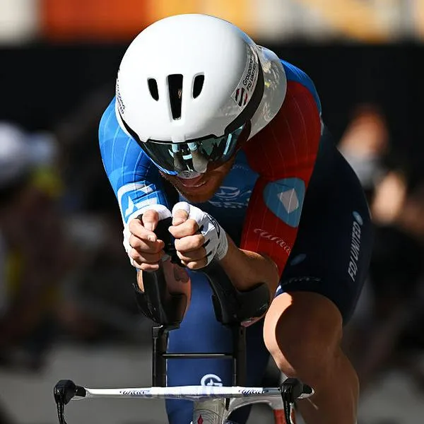 Tour de Francia: bandera de colombia le arruinó carrera a corredor francés