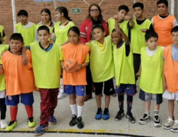 Con éxito culmina el ciclo vacacional de fútbol de salón en el CDC La Victoria 