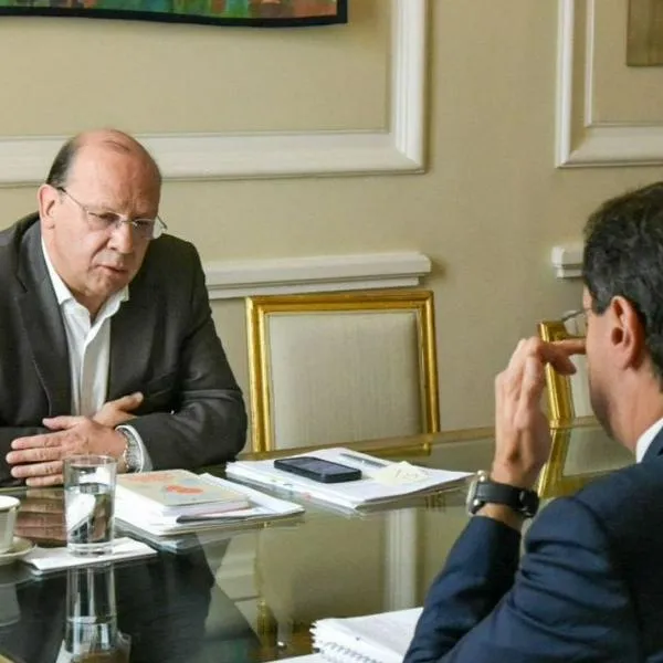 Siga EN VIVO los detalles de la alocución de Abelardo De la Espriella tras suspender el empalme con Gustavo Petro por los ataques al resultado electoral.
