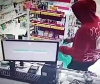 Amordazaron a cajera de una droguería en Bogotá: esto se sabe