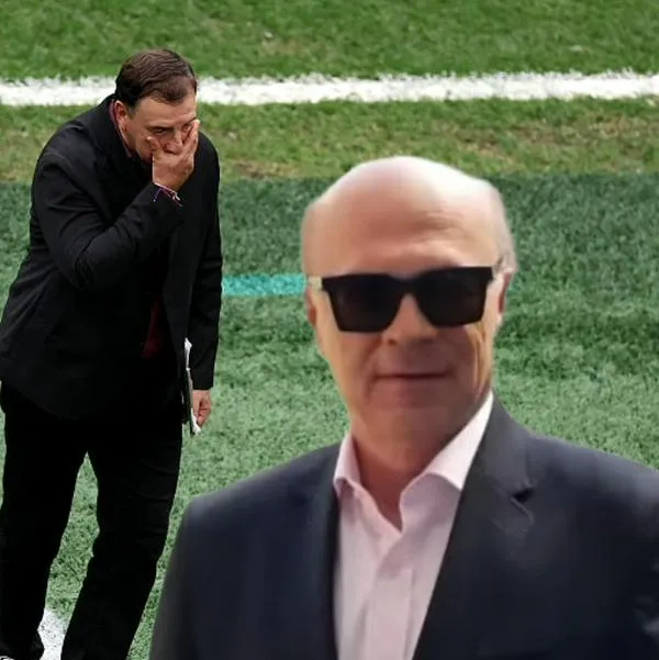 De fondo, el técnico Néstor Lorenzo durante el partido entre Colombia y Suiza por los octavos de final del Mundial 2026 (Getty Images); destacado, el periodista Carlos Antonio Vélez (captura de pantalla de su canal de YouTube)