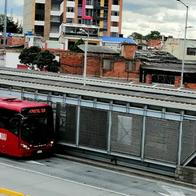 Un hombre de aproximadamente 45 años perdió la vida en la estación Venecia de Transmilenio en Bogotá. Conozca los detalles reales y lo que dijeron las auto