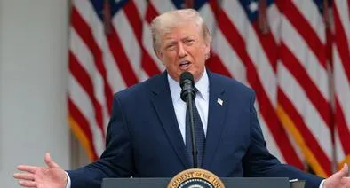Donald Trump dio por acabado el acuerdo de alto el fuego con Irán durante la cumbre de la OTAN en Ankara. 